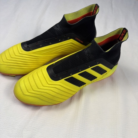 Adidas Mens Size 81/2‎ Predator 18 FG Soccer boots Cleats Volt Black DB2037
